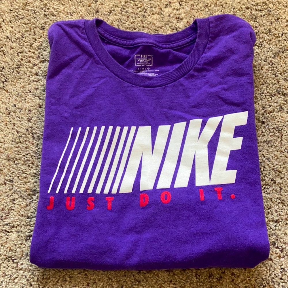 Men’s Large Nike T shirt